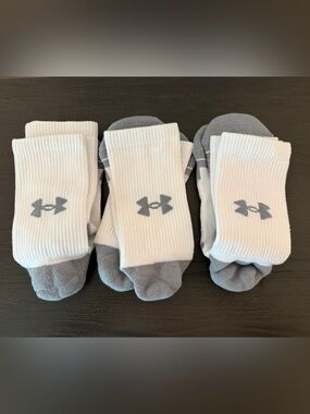 NWOT Under Armour Crew Socks